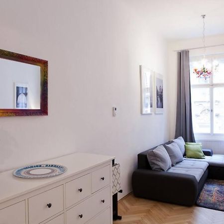 Prague Center Apartment With Fireplace Екстериор снимка