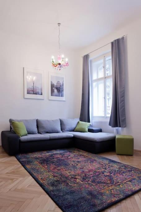 Prague Center Apartment With Fireplace Екстериор снимка